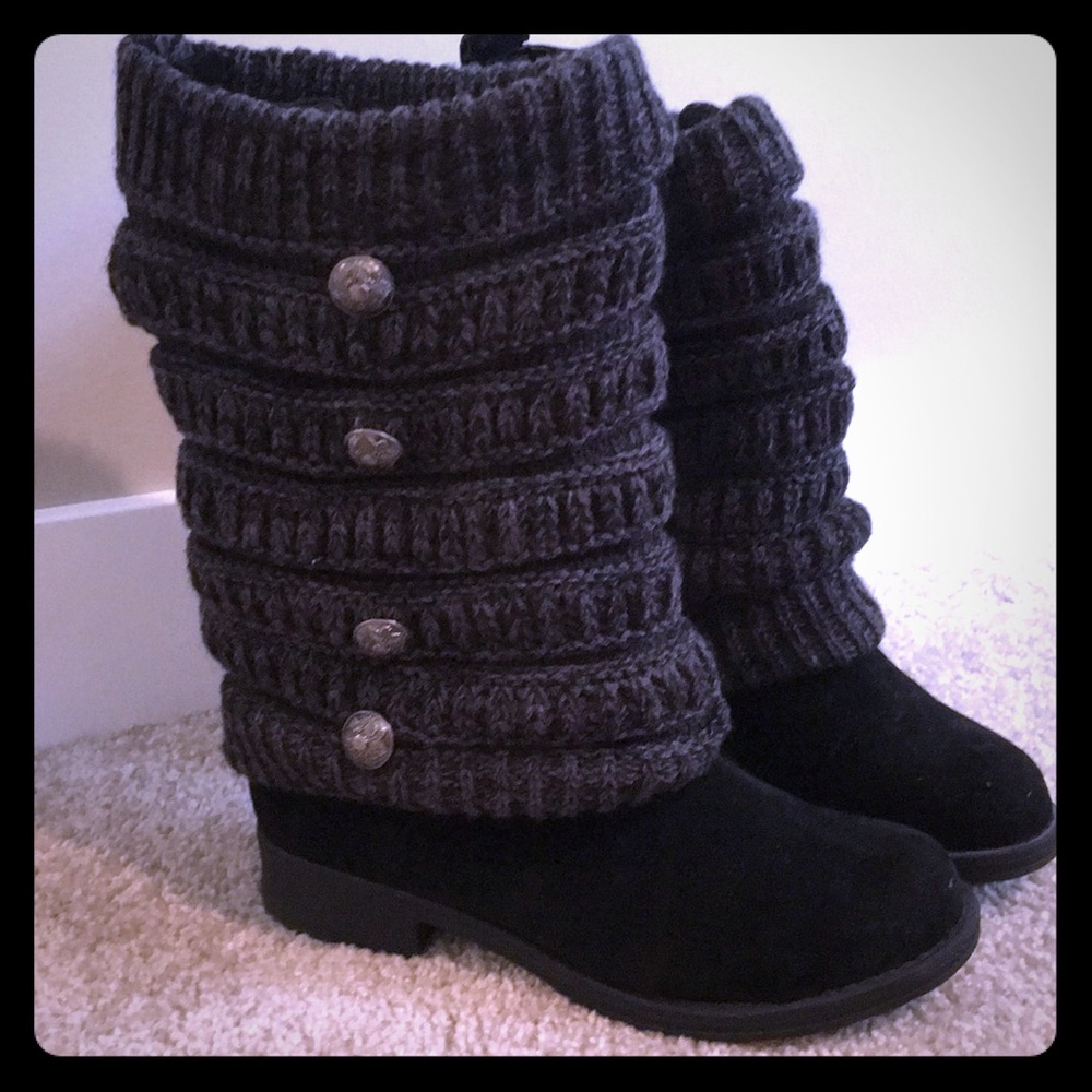 Muk-Luks Size 7 Black Boots